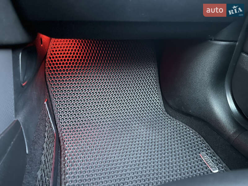 Хэтчбек MINI Cooper 2017 в Полтаве