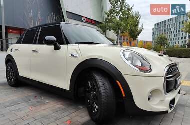 Хэтчбек MINI Cooper 2017 в 