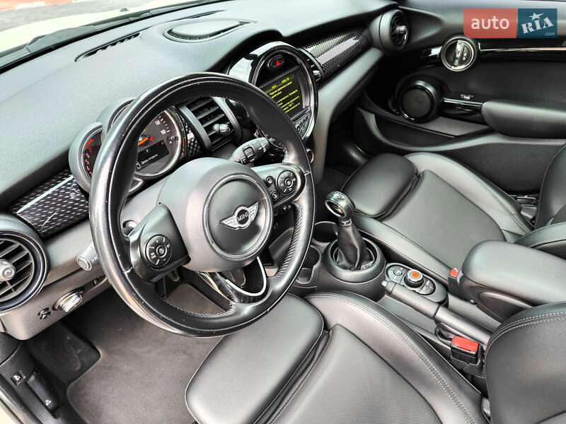 Хетчбек MINI Cooper 2017 в Києві фото 37 Хетчбек MINI Cooper 2017 в Києві