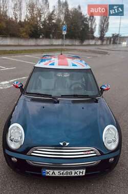 Хэтчбек MINI Cooper 2006 в 