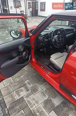 Хэтчбек MINI Cooper 2019 в Черновцах
