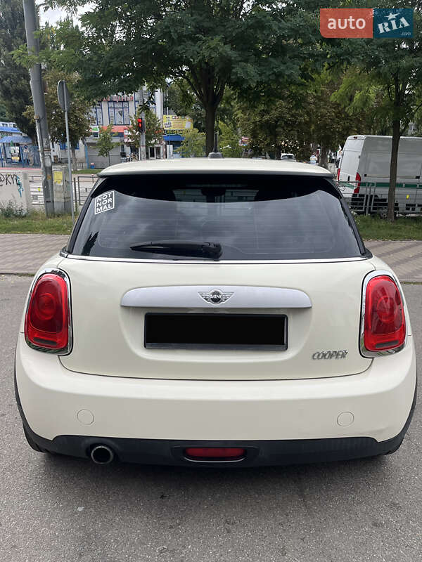 Хэтчбек MINI Cooper 2014 в Львове