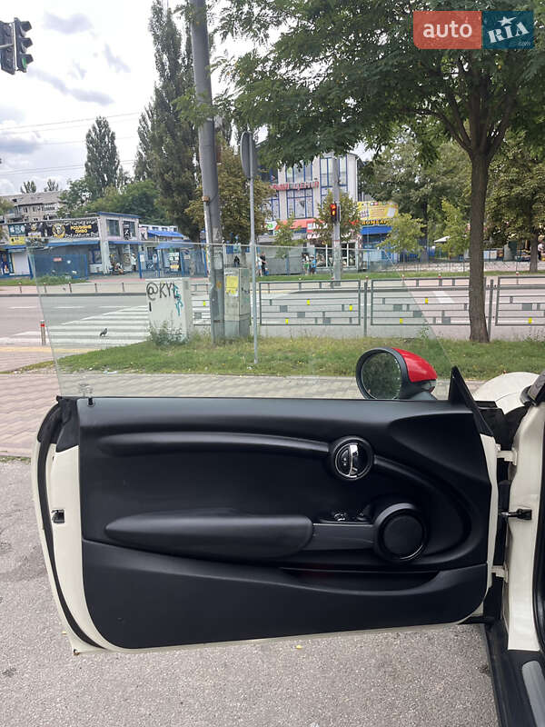 Хэтчбек MINI Cooper 2014 в Львове