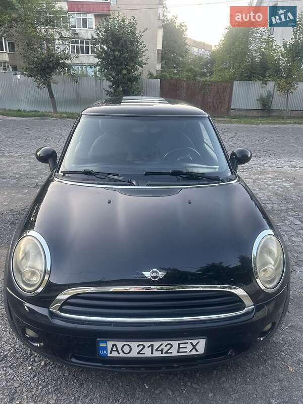 Хэтчбек MINI Cooper 2009 в Мукачево