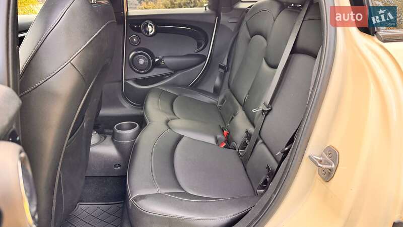 Хетчбек MINI Cooper 2016 в Дніпрі