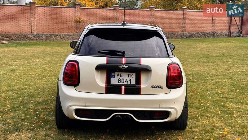 Хетчбек MINI Cooper 2016 в Дніпрі