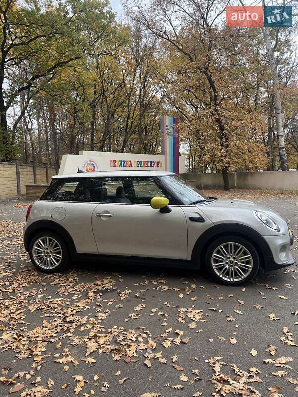 Хэтчбек MINI Cooper 2020 в Новомосковске