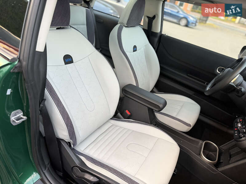 Хетчбек MINI Cooper 2024 в Києві фото 24 Хетчбек MINI Cooper 2024 в Києві