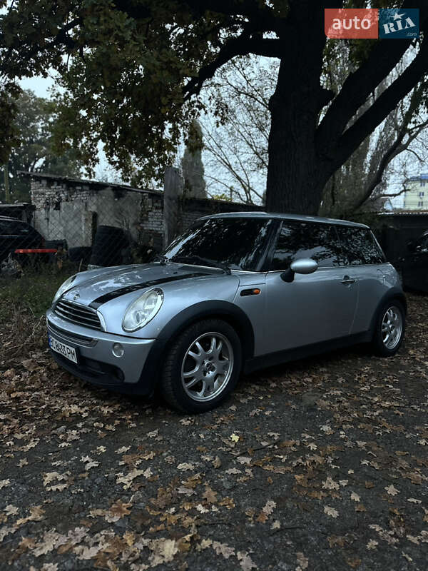 Хэтчбек MINI Cooper 2004 в Василькове фото 2 Хэтчбек MINI Cooper 2004 в Василькове