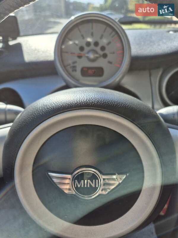 Хэтчбек MINI Cooper 2005 в Одессе