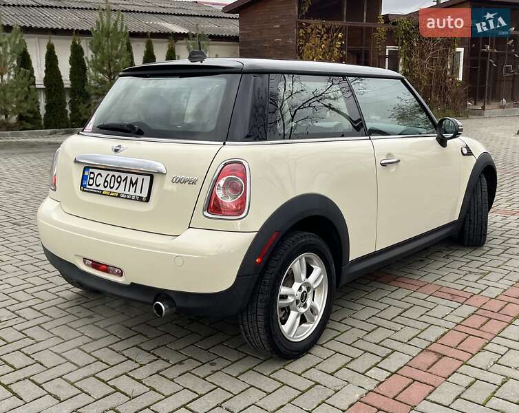 Хэтчбек MINI Cooper 2011 в Золочеве