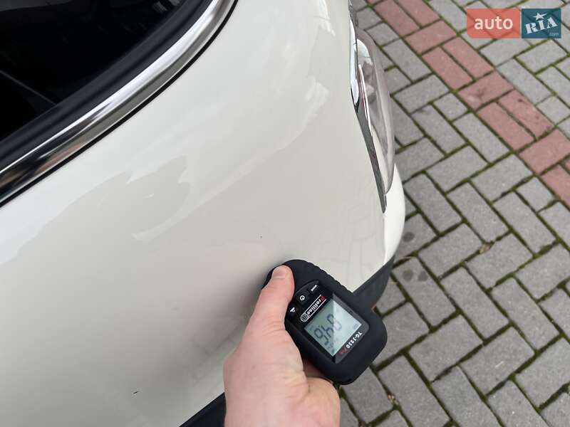 Хэтчбек MINI Cooper 2011 в Золочеве