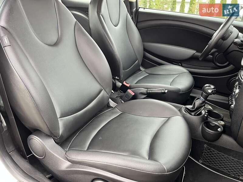 Хэтчбек MINI Cooper 2011 в Золочеве