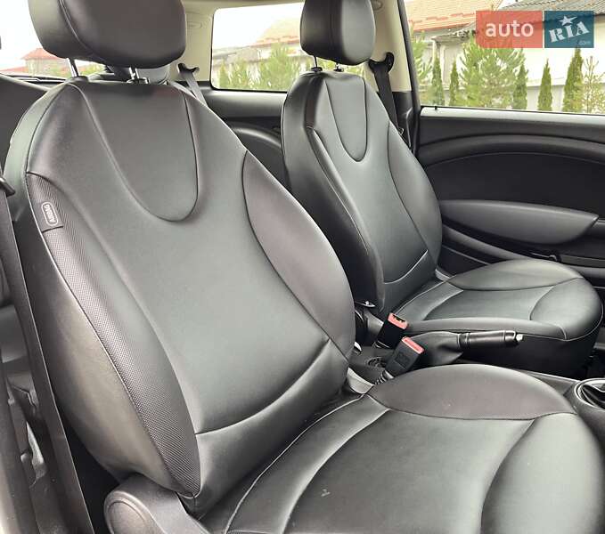 Хэтчбек MINI Cooper 2011 в Золочеве