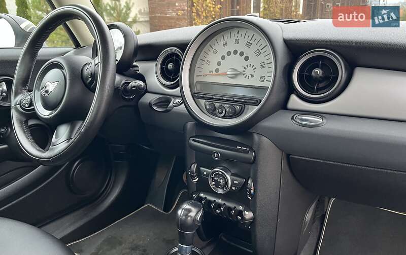 Хэтчбек MINI Cooper 2011 в Золочеве