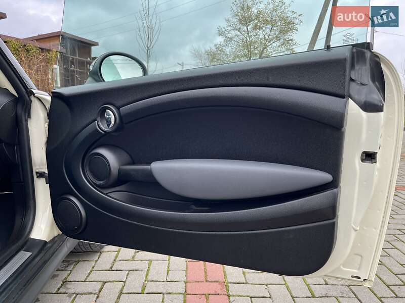 Хэтчбек MINI Cooper 2011 в Золочеве