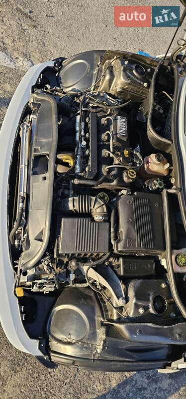 Хэтчбек MINI Cooper 2006 в Киеве