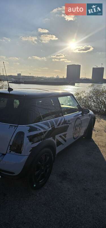Хэтчбек MINI Cooper 2006 в Киеве