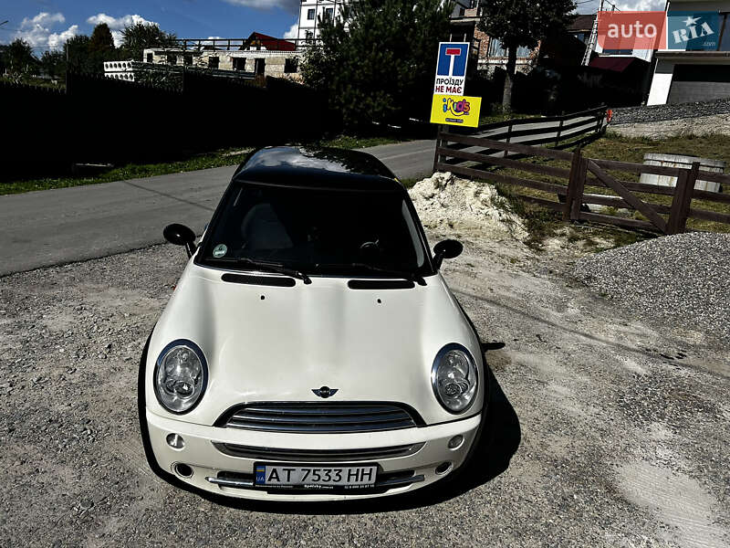 Хэтчбек MINI Cooper 2004 в Ивано-Франковске