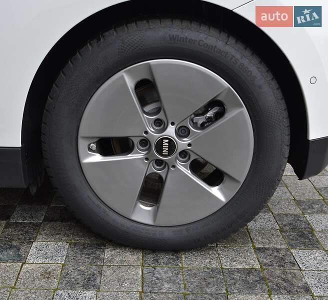 Хэтчбек MINI Cooper 2024 в Киеве фото 10 Хэтчбек MINI Cooper 2024 в Киеве