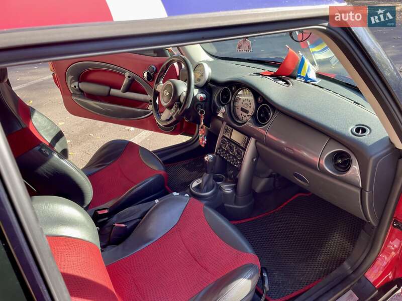 Хэтчбек MINI Cooper 2004 в Одессе