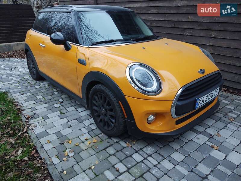 Хэтчбек MINI Cooper 2017 в Киеве
