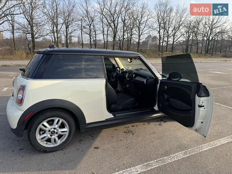 Хэтчбек MINI Cooper 2012 в Кропивницком фото 6 Хэтчбек MINI Cooper 2012 в Кропивницком