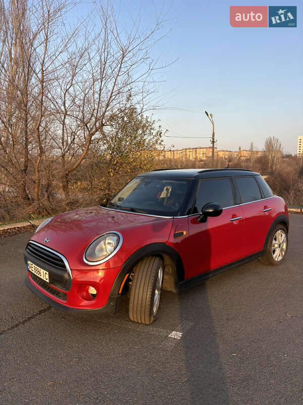 Хэтчбек MINI Cooper 2017 в Кривом Роге