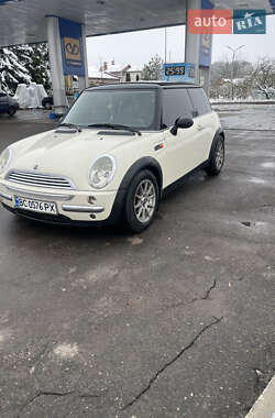 Хетчбек MINI Cooper 2004 в Городку