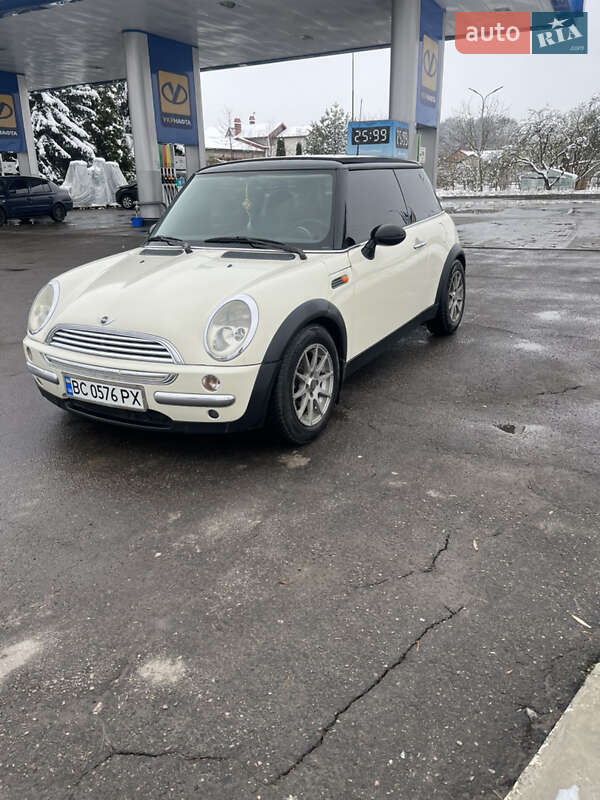 MINI Cooper 2004