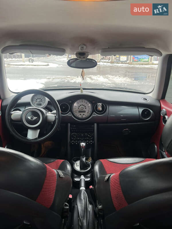 Хэтчбек MINI Cooper 2004 в Городке