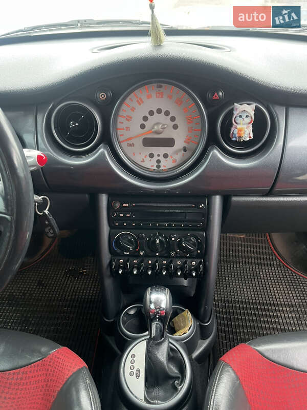 Хэтчбек MINI Cooper 2004 в Городке