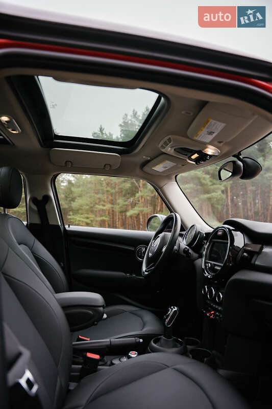 Хэтчбек MINI Cooper 2021 в Кременчуге фото 15 Хэтчбек MINI Cooper 2021 в Кременчуге