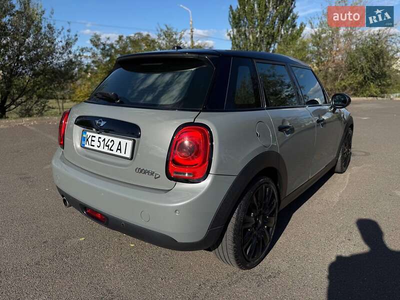 Хэтчбек MINI Cooper 2015 в Кривом Роге