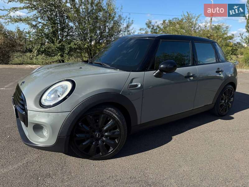 Хэтчбек MINI Cooper 2015 в Кривом Роге