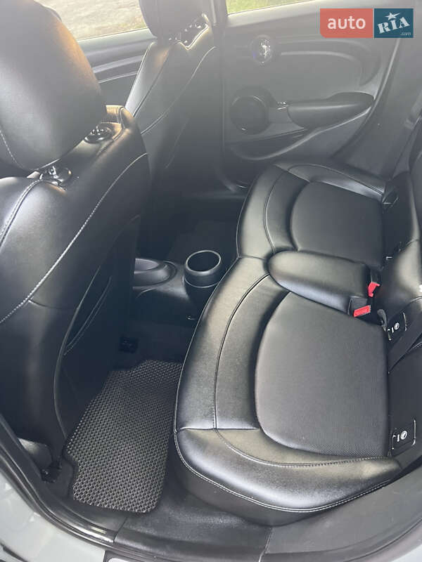 Хетчбек MINI Cooper 2016 в Броварах фото 12 Хетчбек MINI Cooper 2016 в Броварах