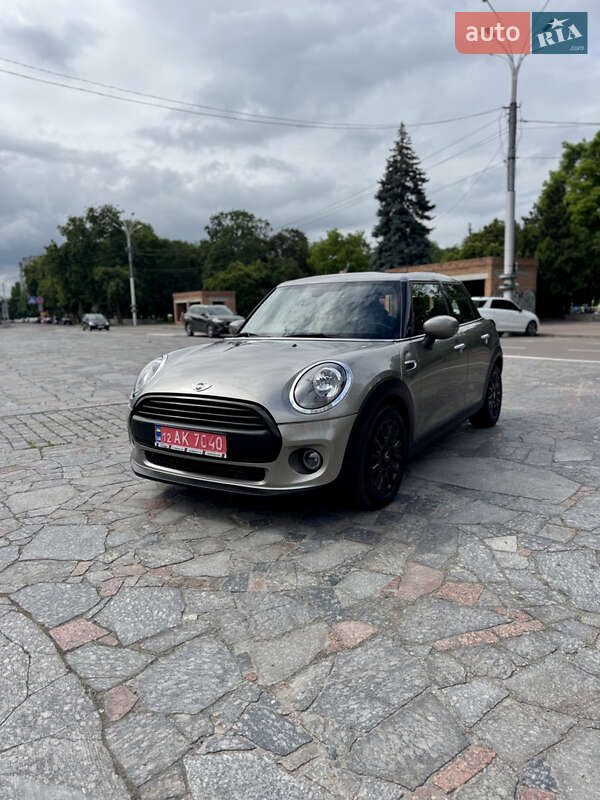 Хэтчбек MINI Cooper 2019 в Кременчуге фото 2 Хэтчбек MINI Cooper 2019 в Кременчуге