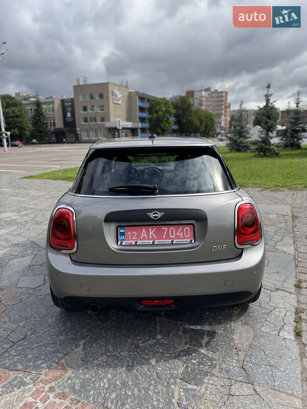 Хэтчбек MINI Cooper 2019 в Кременчуге фото 9 Хэтчбек MINI Cooper 2019 в Кременчуге