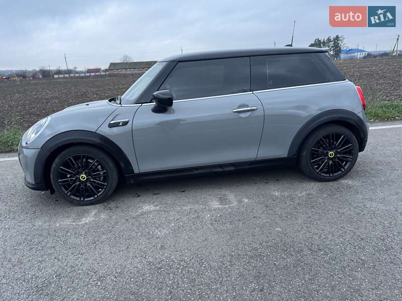 Хетчбек MINI Cooper 2021 в Ромнах