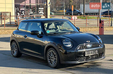 Хэтчбек MINI Cooper 2024 в Киеве