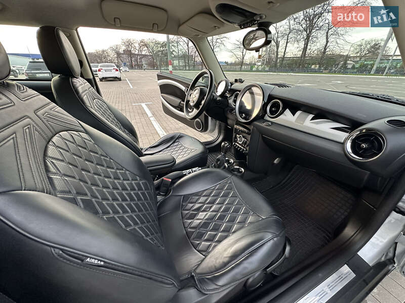 Хэтчбек MINI Cooper 2010 в Одессе