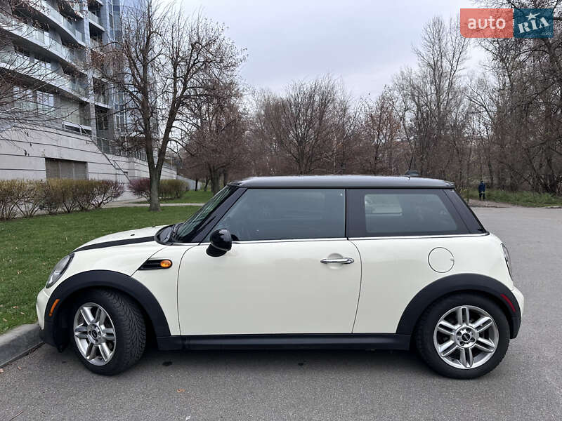 Хэтчбек MINI Cooper 2012 в Киеве