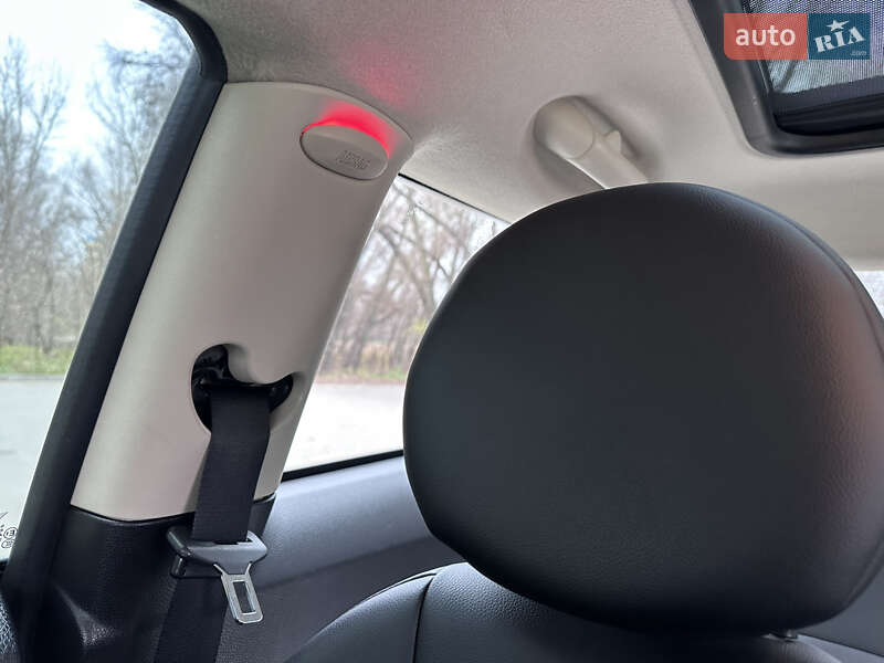 Хэтчбек MINI Cooper 2012 в Киеве