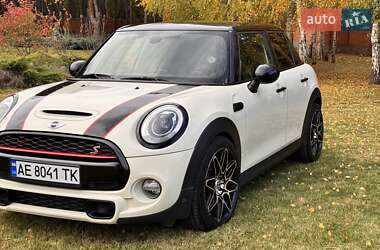 Хэтчбек MINI Cooper 2016 в Днепре