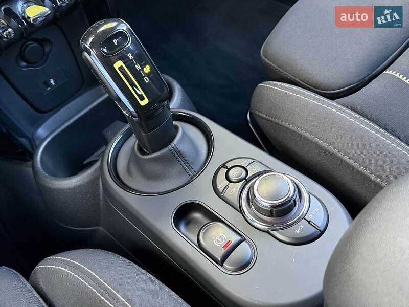 Хэтчбек MINI Cooper 2022 в Хмельницком