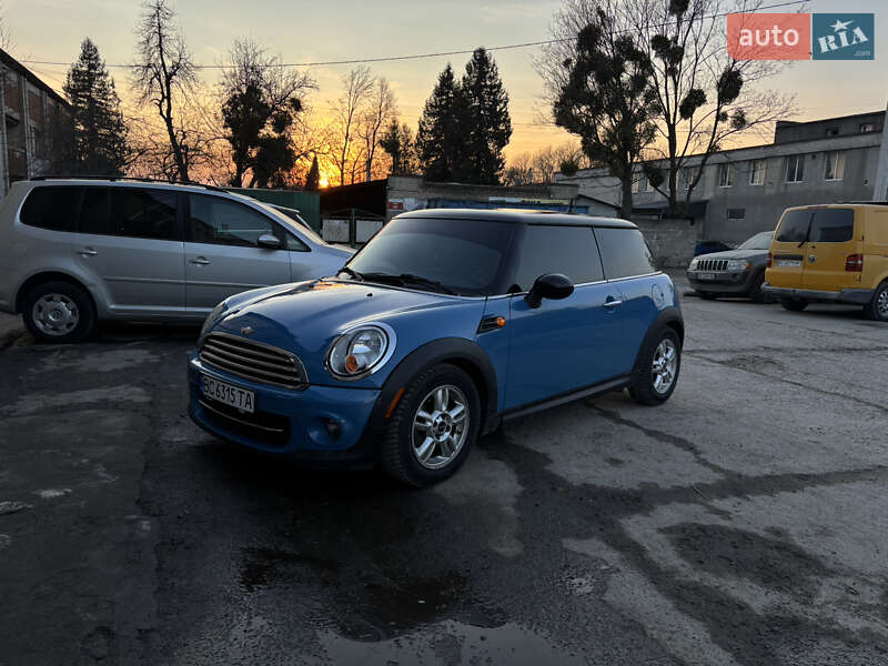 Хэтчбек MINI Cooper 2012 в Львове