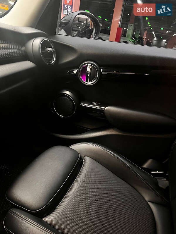 Хэтчбек MINI Cooper 2016 в Киеве фото 17 Хэтчбек MINI Cooper 2016 в Киеве