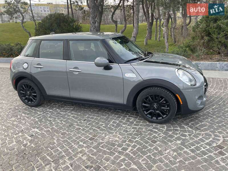 MINI Cooper 2018
