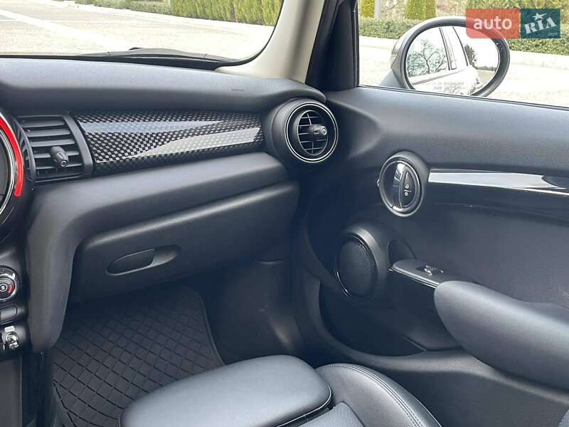 Хетчбек MINI Cooper 2018 в Дніпрі фото 27 Хетчбек MINI Cooper 2018 в Дніпрі