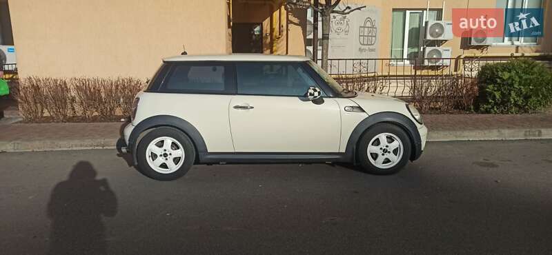 Хетчбек MINI Cooper 2008 в Софіївській Борщагівці фото 4 Хетчбек MINI Cooper 2008 в Софіївській Борщагівці